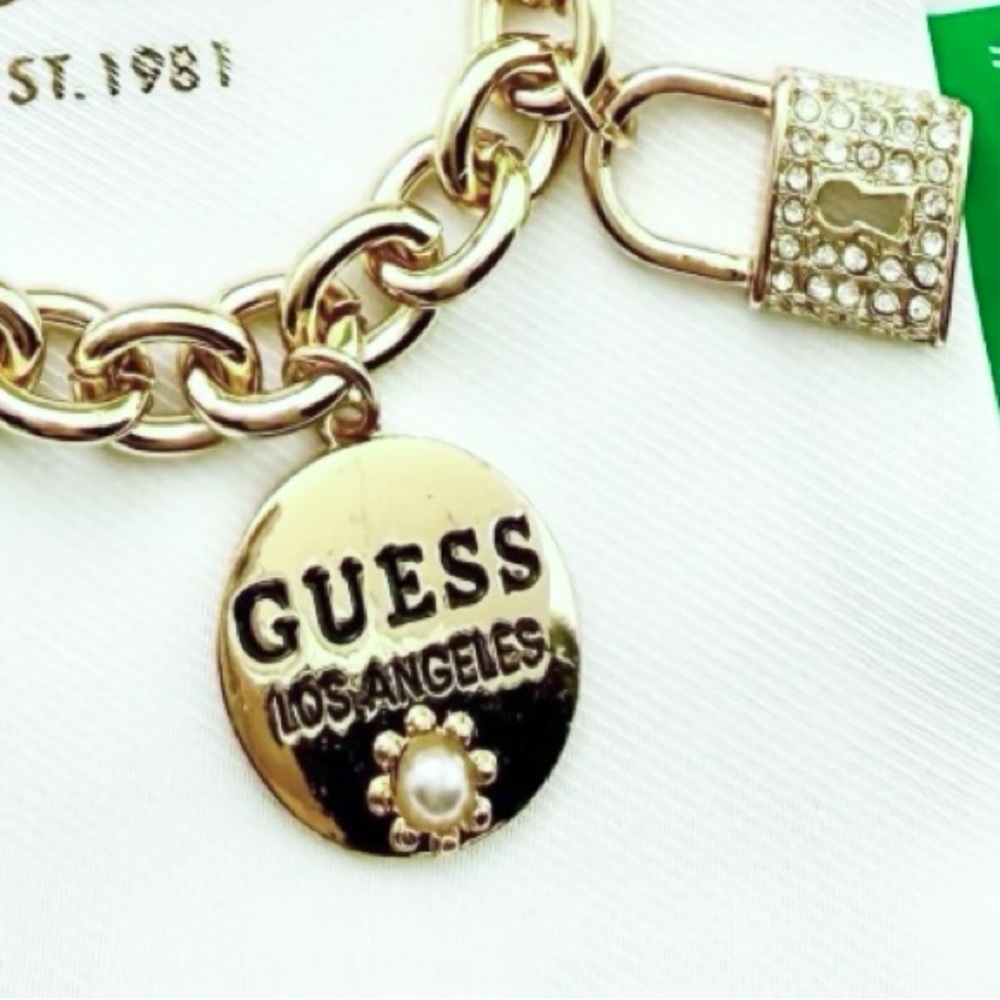 Guess NIB Gold Charm Bracelet Key & lock, gold,rhinestone Adjustable Length gift - Picture 6 of 6